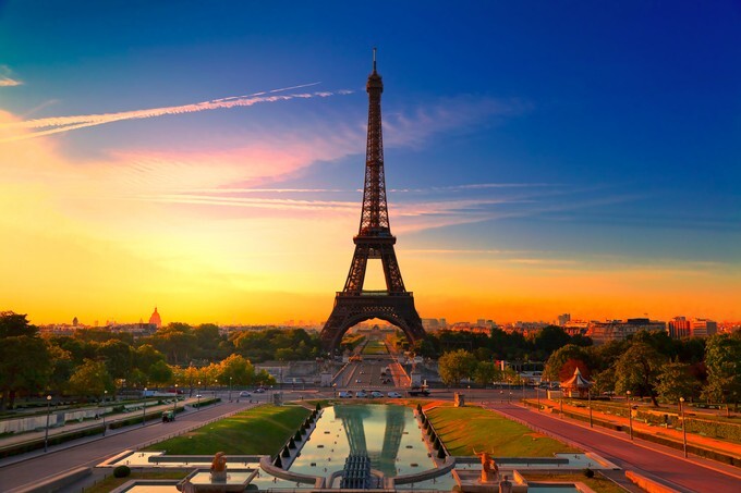 Sunrise in Paris, with the Eiffel Tower